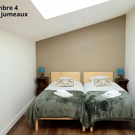 Grand Gite Les Buardieres - 3 Etoiles - Proche Puy Dufou Holiday home Saint-Pierre-des-Echaubrognes