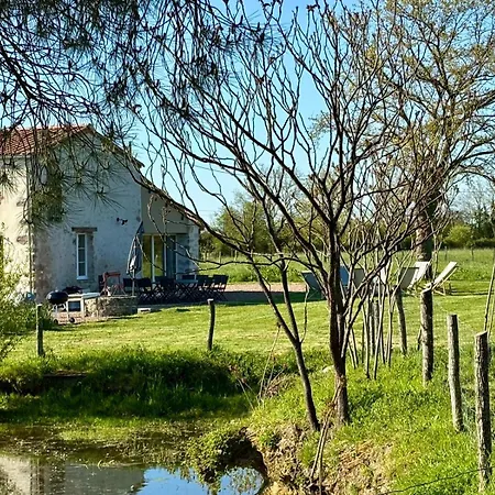 Hébergement de vacances Proche Puy Dufou - Les Buardieres Saint-Pierre-des-Echaubrognes